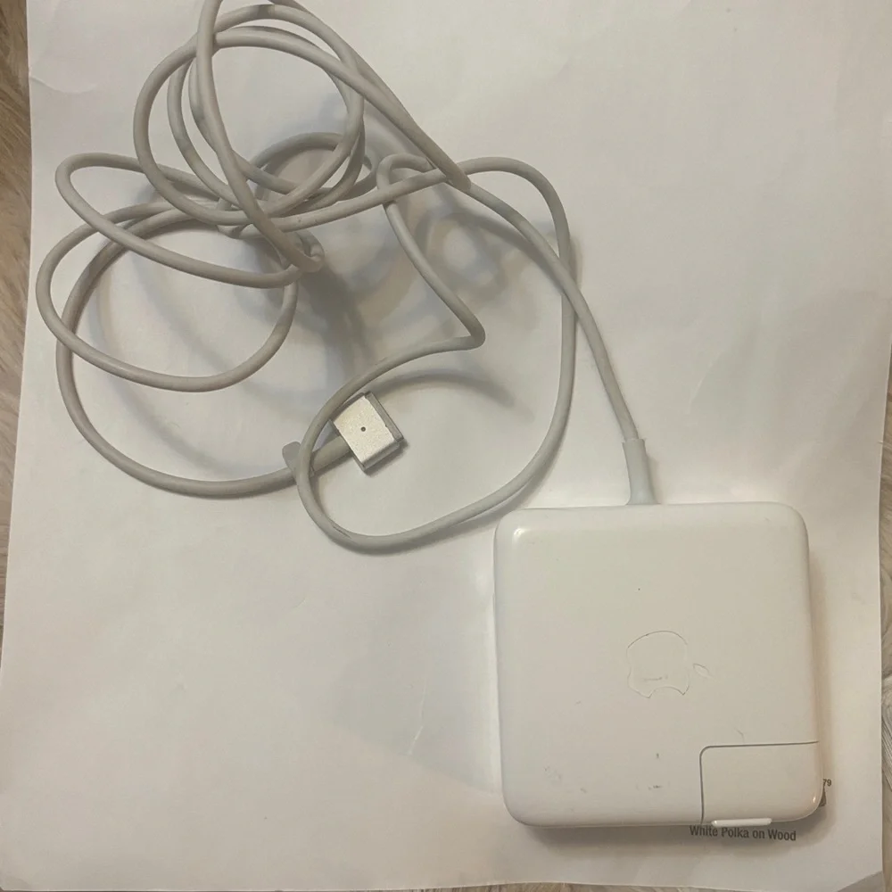 Apple White Power Adapter with Apple Logo 2014 A 1435 White Untested Electronic